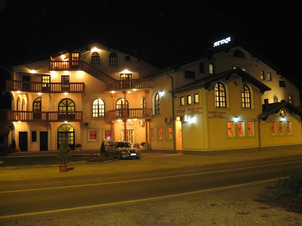 Villa Atina Стара Пазова Екстериор снимка